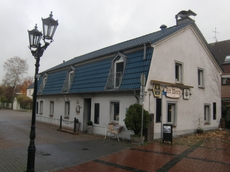 Neukirchen : Hochstraße, "Alt Derp", Anfang des 17. Jh. erbaut älteste Gaststätte im Dorf